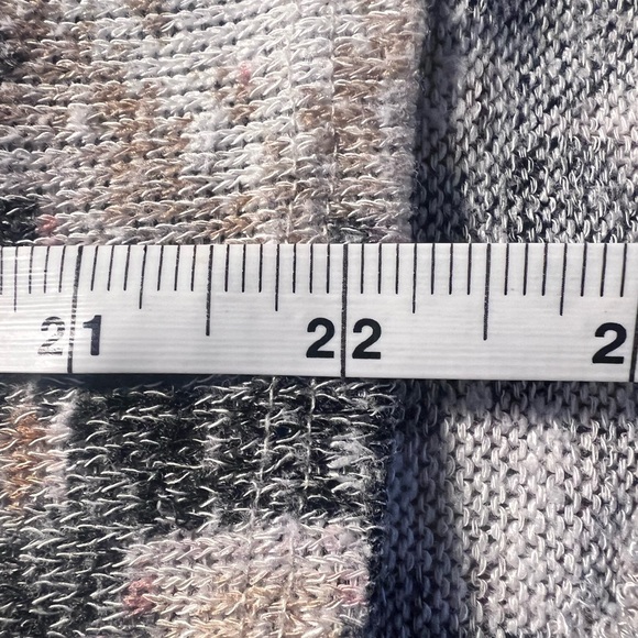 Kristin Nicole Geometric Patterned Semi Sheer Knit Blouse Size XL - Picture 13 of 13